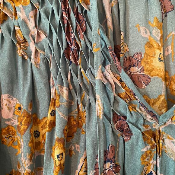 Free People Women size Medium So Fine Smocked Blue Floral Butterfly Flowy Blouse - Picture 7 of 12
